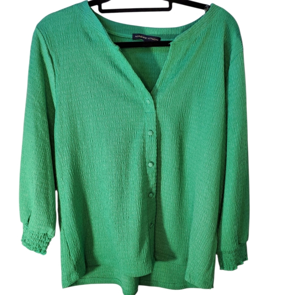 Adrienne Vittadini Green V-neck Buttoned Down Top Size XL